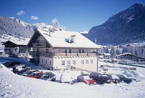 Hotel Villa Mozart Pozza di Fassa Esterno foto