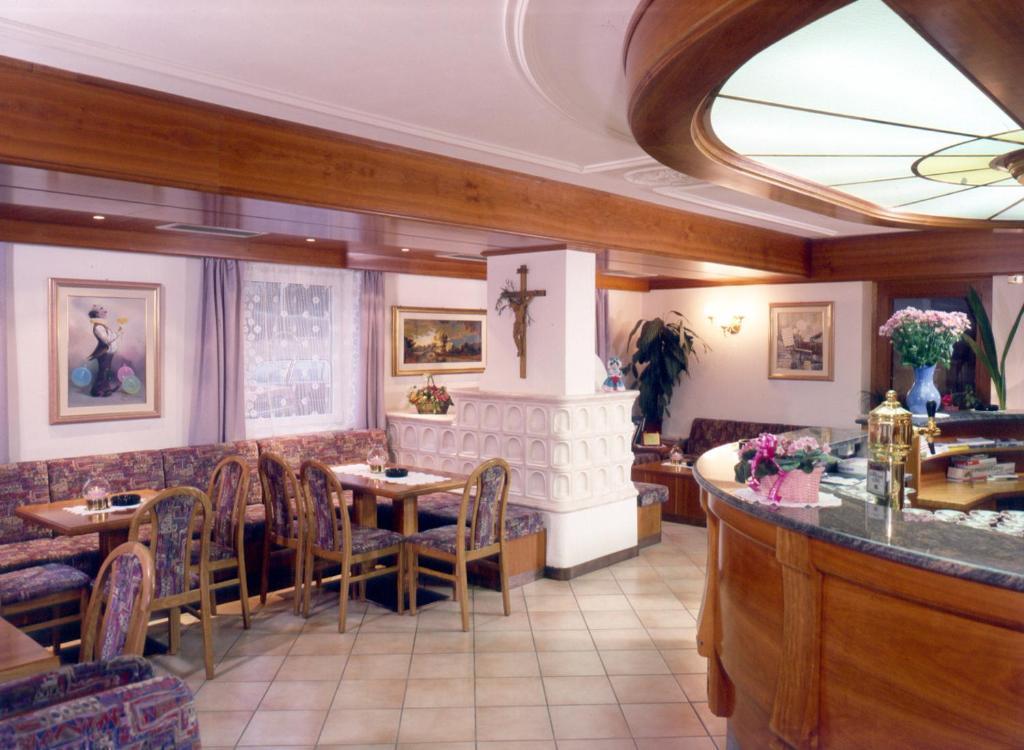 Hotel Villa Mozart Pozza di Fassa Esterno foto