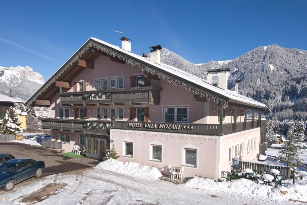 Hotel Villa Mozart Pozza di Fassa Esterno foto