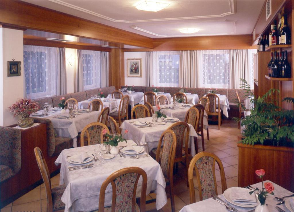 Hotel Villa Mozart Pozza di Fassa Esterno foto