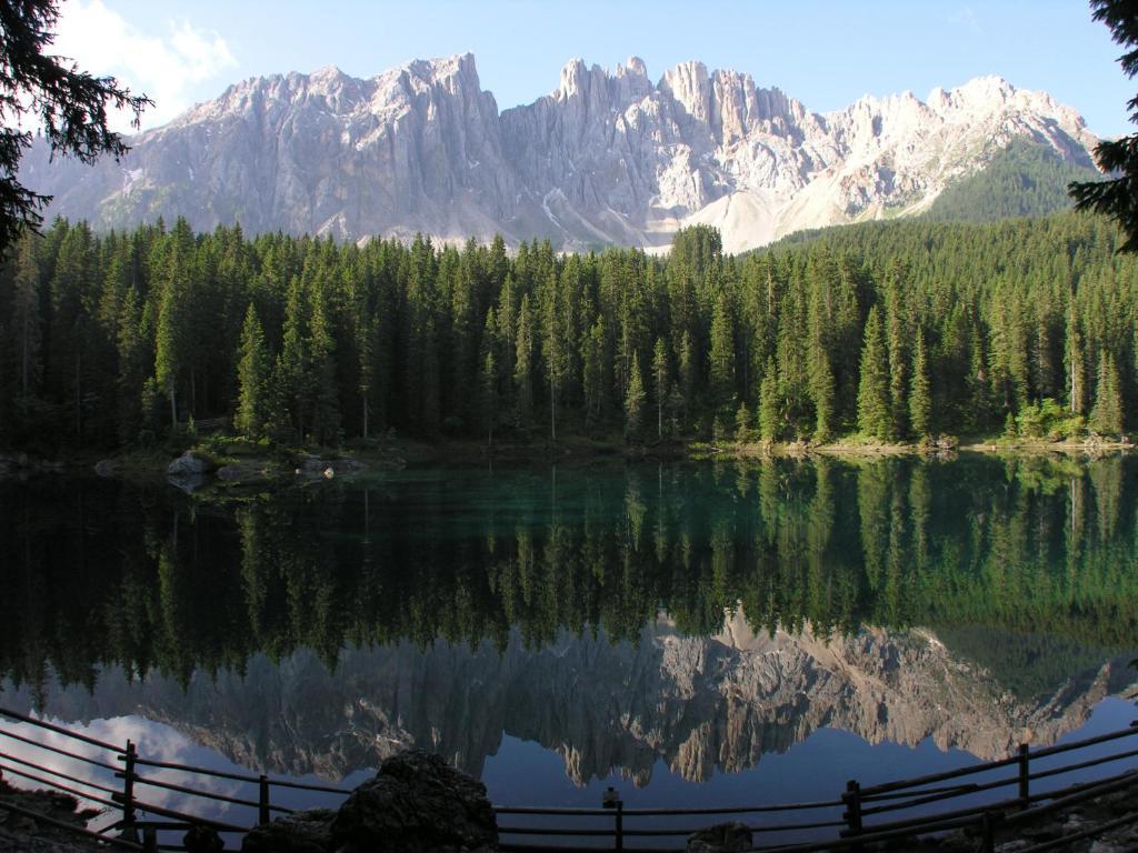 Hotel Villa Mozart Pozza di Fassa Esterno foto