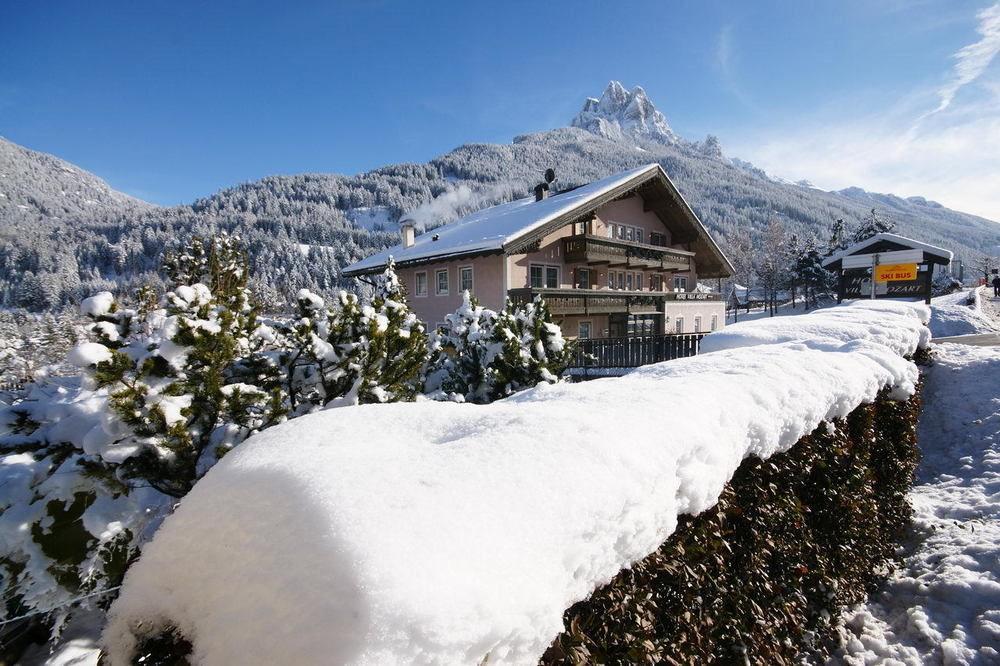 Hotel Villa Mozart Pozza di Fassa Esterno foto