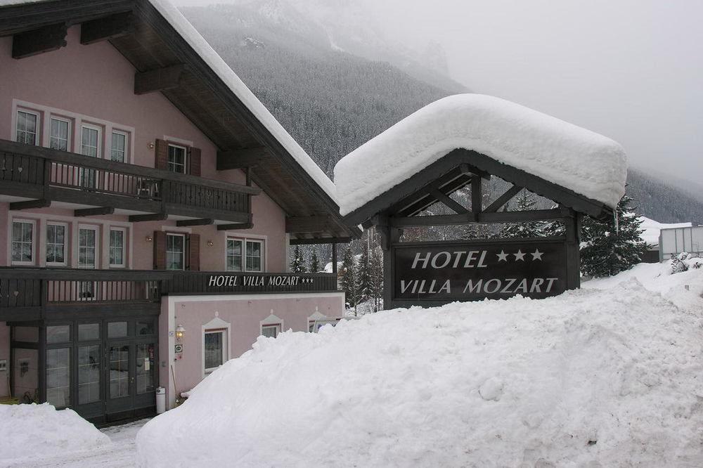 Hotel Villa Mozart Pozza di Fassa Esterno foto