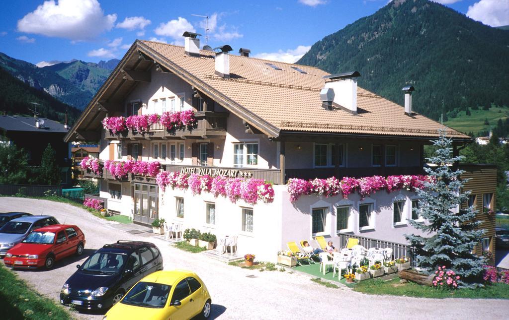 Hotel Villa Mozart Pozza di Fassa Esterno foto