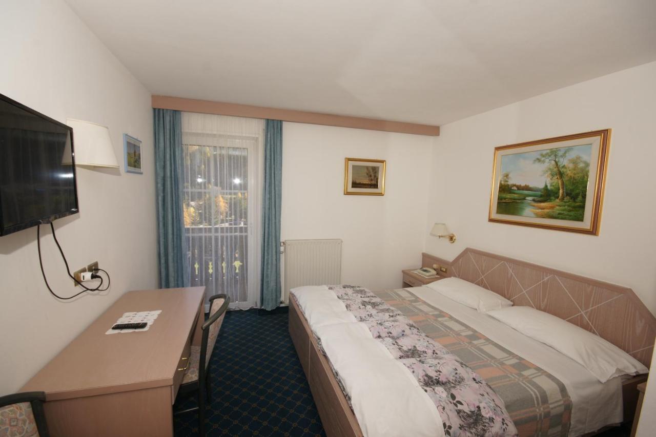 Hotel Villa Mozart Pozza di Fassa Esterno foto
